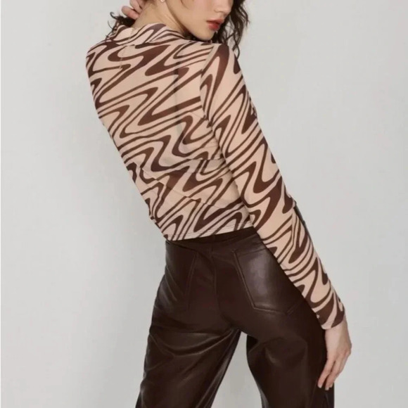 Garage see through mesh cropped top X-large like new - Picture 3 of 7